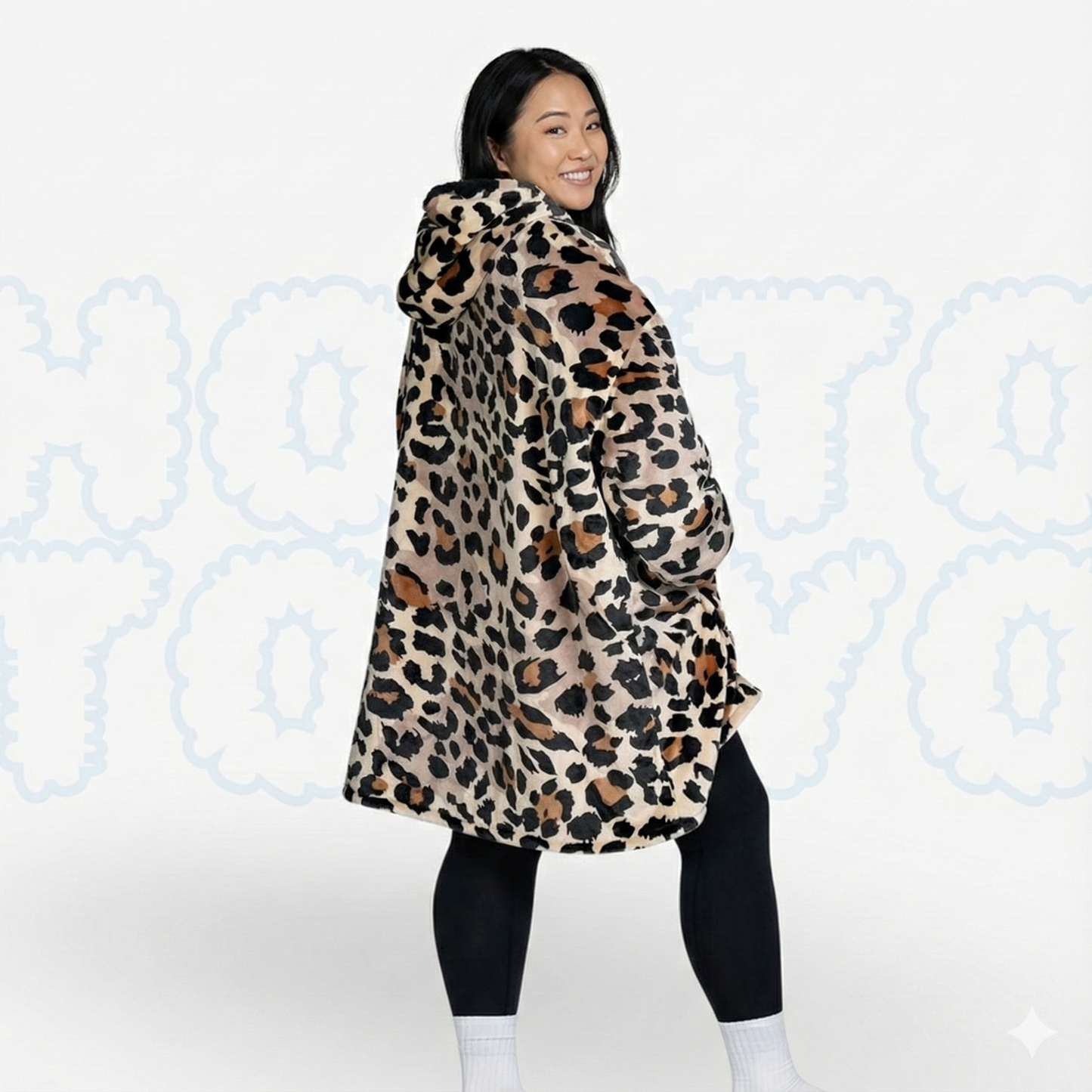 Hotto Tokyo™ ふわもこ着るブランケット・フード付き（レオパード柄)